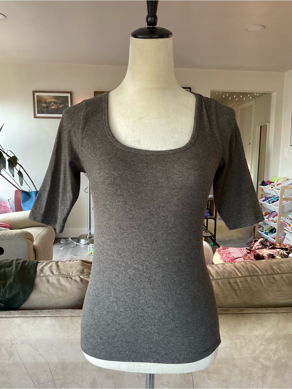 🤎 Everlane Pima Cotton The Luxe Rib Scoop-Neck Tee in Heathered Fatigue Medium